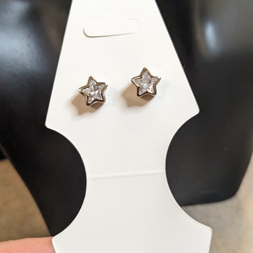 Swarovski Crystal Elements Silver Tone‎ Star Earrings